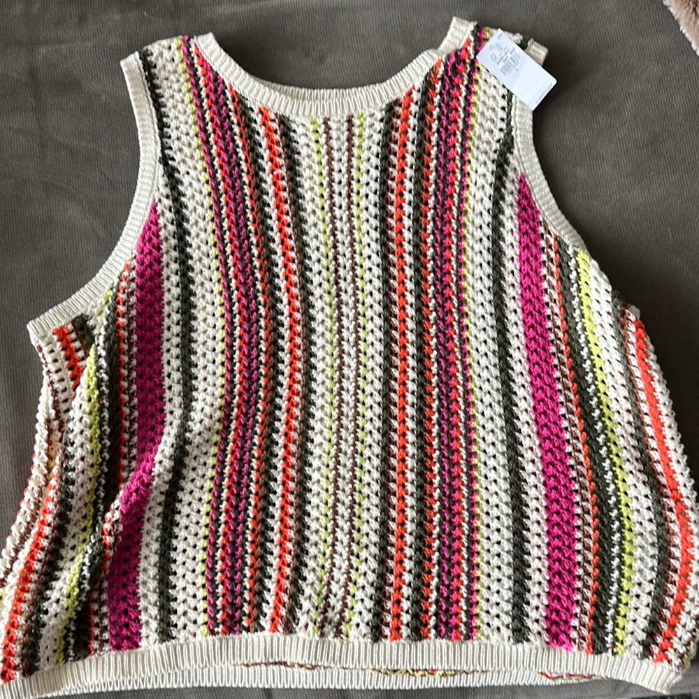 Old Navy Cream and Red Cropped Ribbed Tank Top